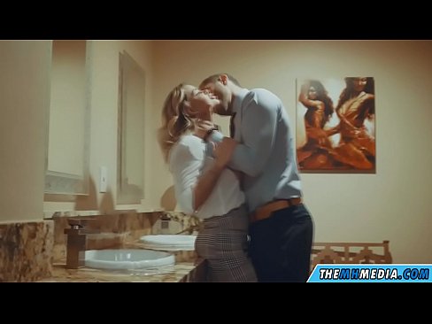 ❤️ Kiedy biuściasta blondynka uwodzi cię w publicznej toalecie ❤️ Fucking video at us pl.villagesexvideos.ru ❤